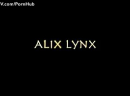 Alix Lynx Đang Mút Và Cưỡi Tinh Ranh Và Tận Hưởng Từng Giây Của Nó.